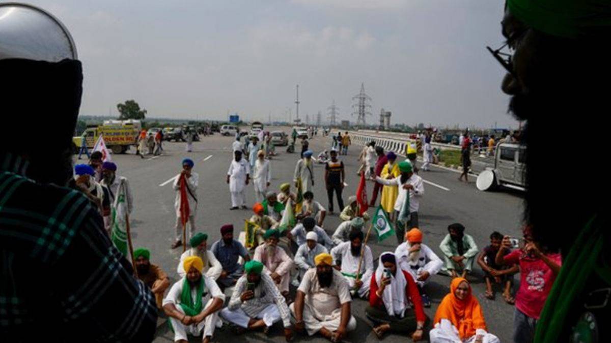 Hindistan'da bakanın konvoy aracı çiftçileri ezdi: 8 ölü