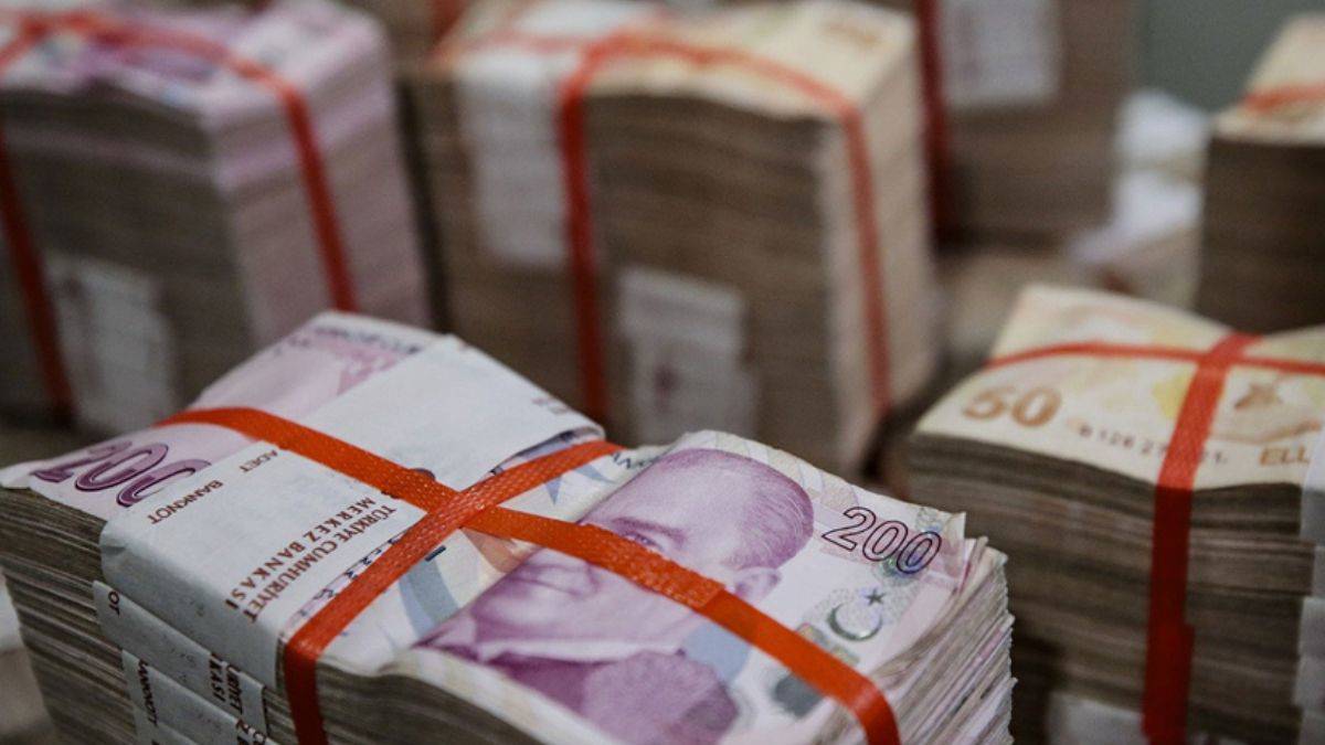 Hazine bugün düzenlediği ihale sonrası 2,8 milyar lira borçlandı