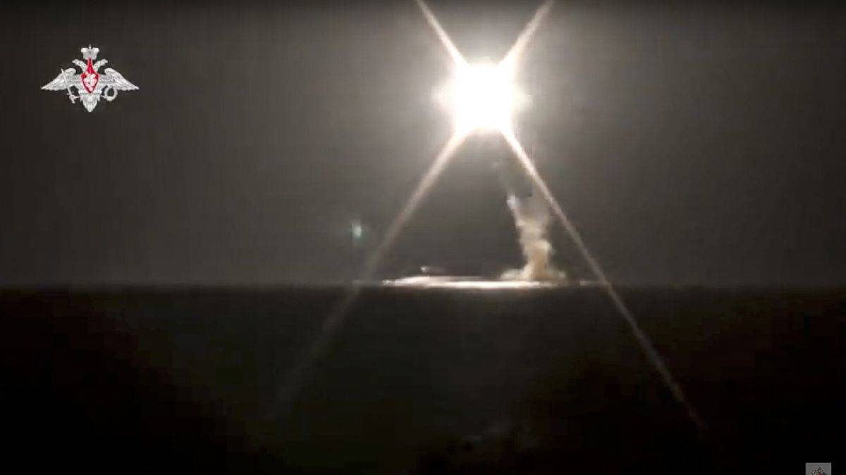 Rus nükleer denizaltısı hipersonik füze fırlattı