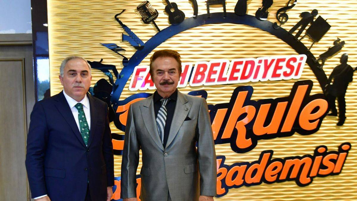 Orhan Gencebay’dan Fatih Sanat Merkezi’ne tam not