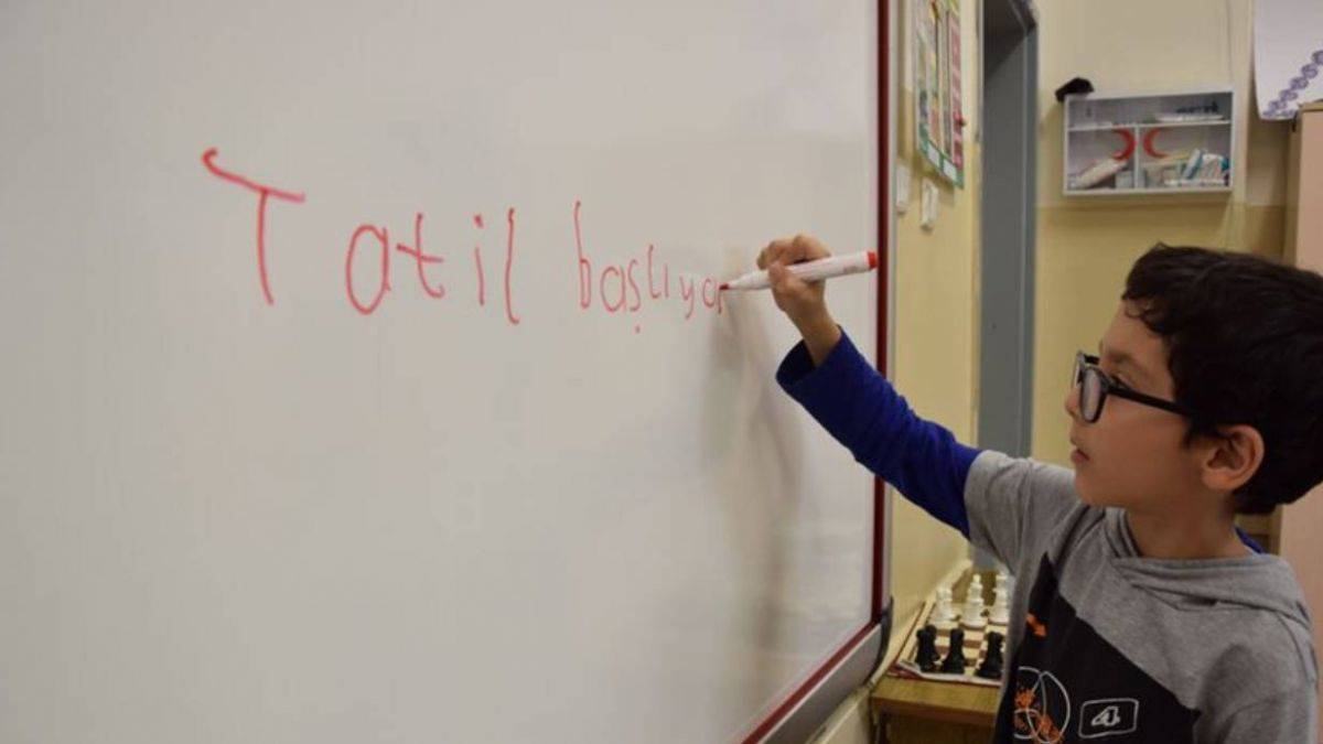 Okullarda 1. dönem ne zaman bitecek? 15 tatili ne zaman başlayacak?