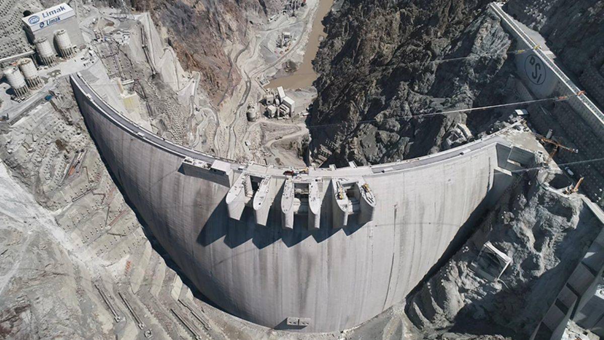 Türkiye’nin en yüksek barajı tamamlandı, gelecek ay su tutacak