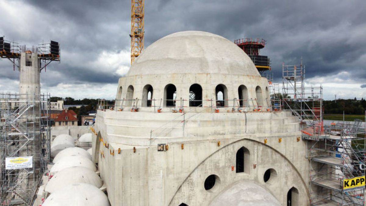 'Ya Fransa'yı ya İslam'ı seçeceksiniz' tehdidi