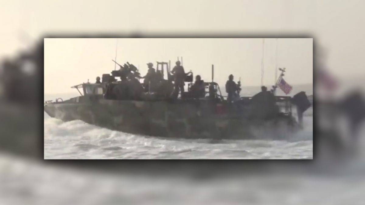 İran Donanması Körfez’de ABD botlarını ''kovaladı''