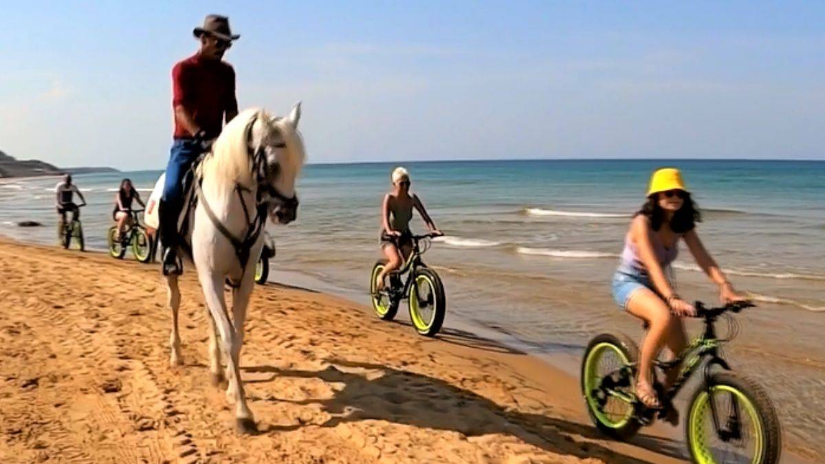 Kilyos'ta At ve Bisiklet Turları