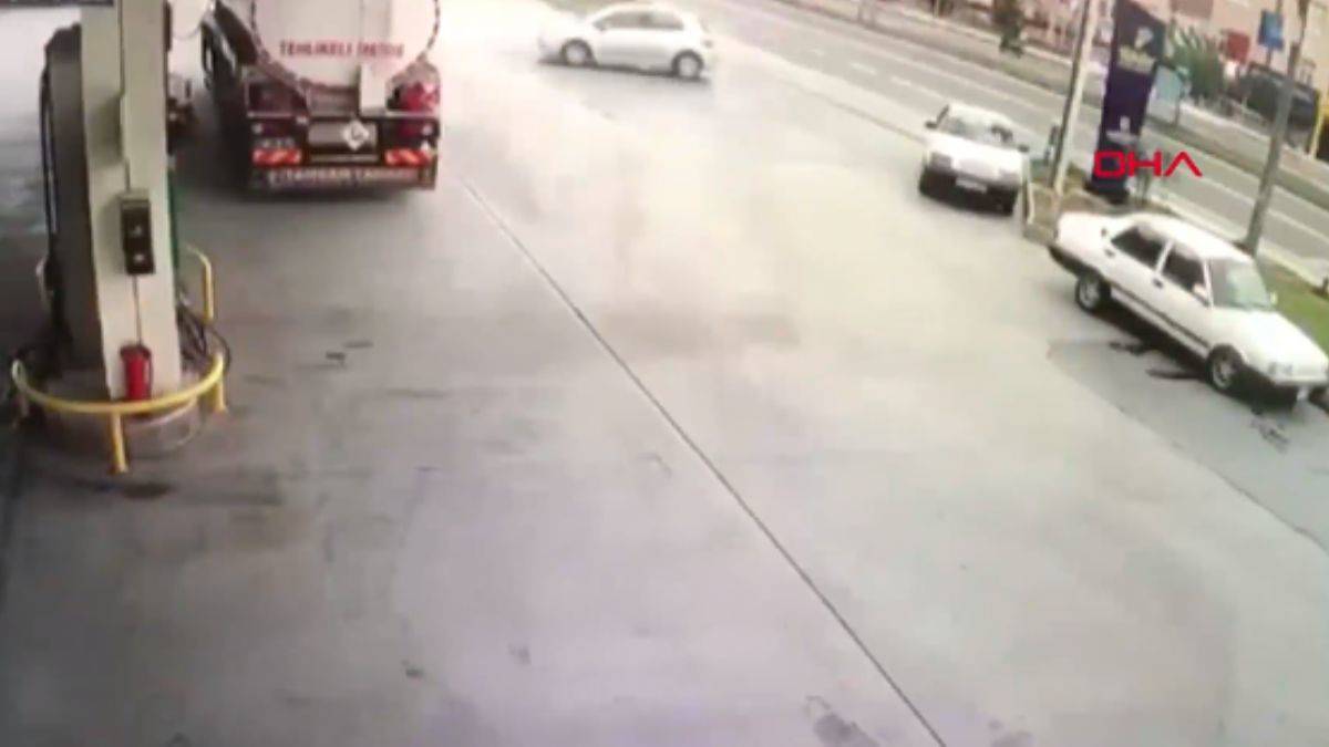 El frenini çekmeyi unuttu, kazaya sebep oldu