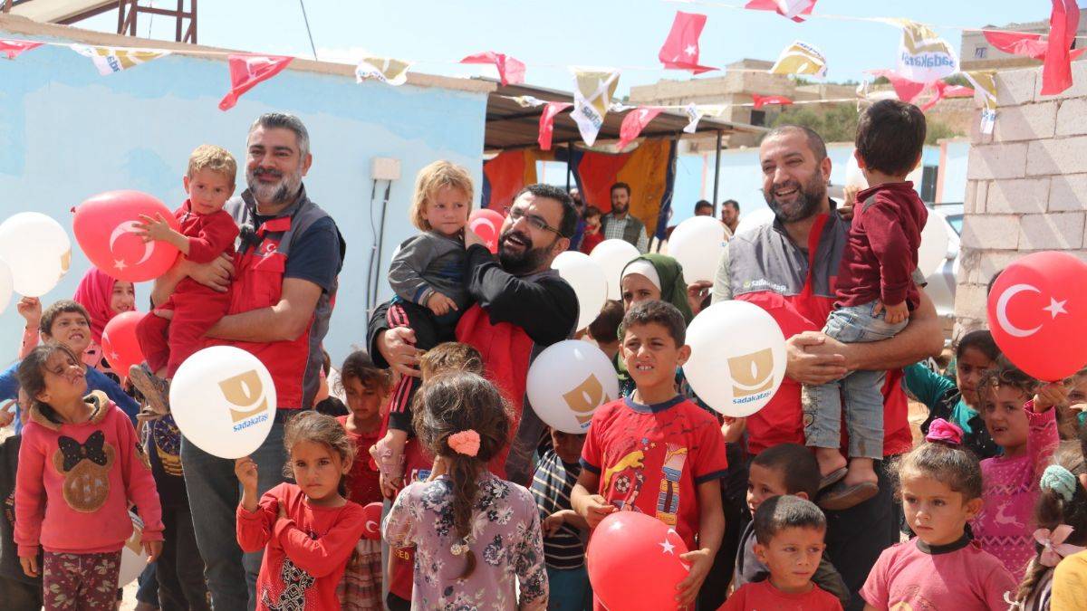 Sadakataşı’ndan İdlib’de 132 yetim ailesine ev desteği