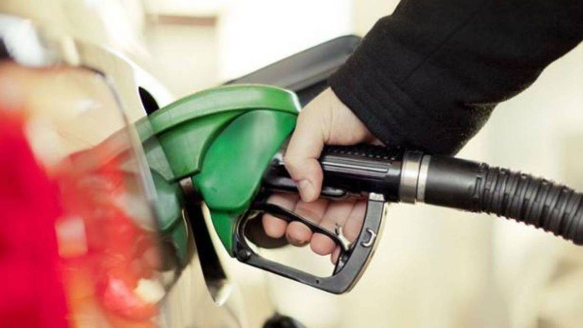 Benzin ve motorine zam! Pompaya yansıyacak