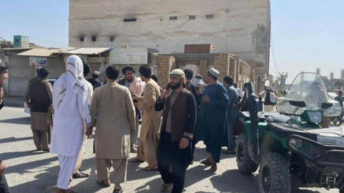 Afganistan'da camiye bombalı saldırı: Onlarca ölü ve yaralı var