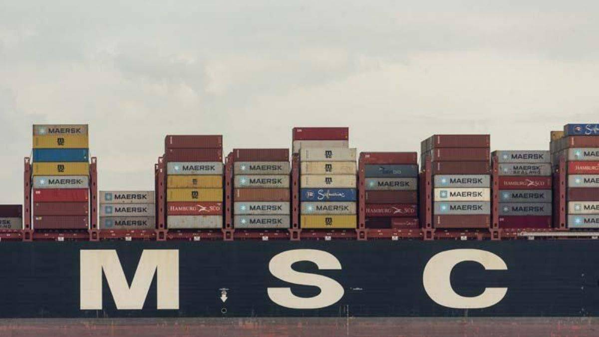 İngiltere'de nakliye krizi: Limanda birikiyorlar