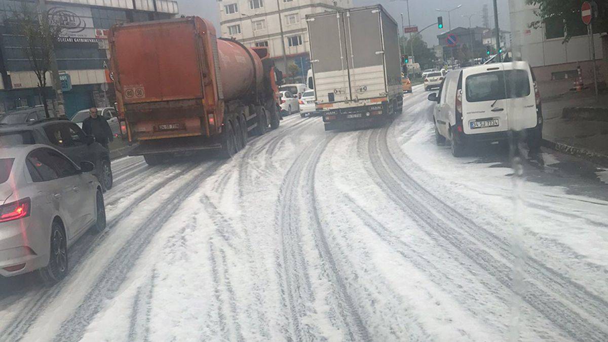 Tuzla'da korkutan köpük