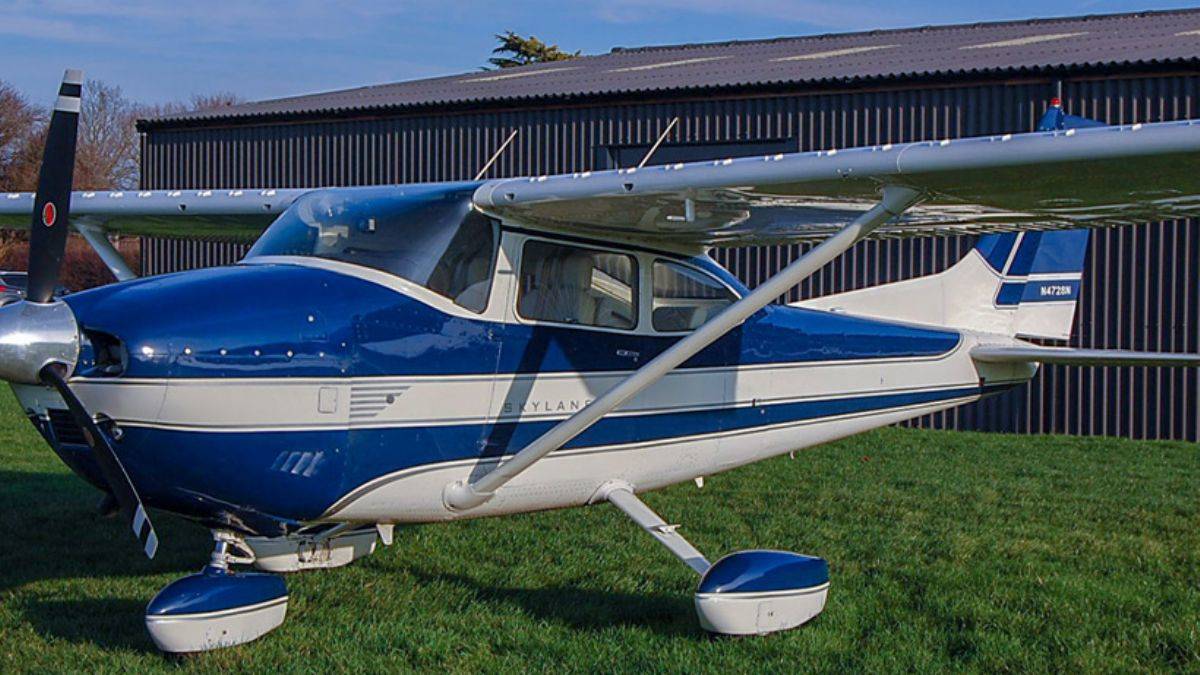 Kazakistan'da uçak düştü