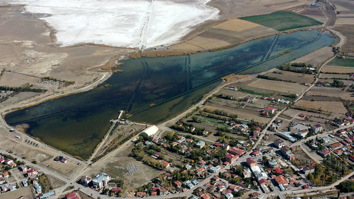 'Ayakkabı' görünümlü Ulaş Gölü turizme kazandırılacak