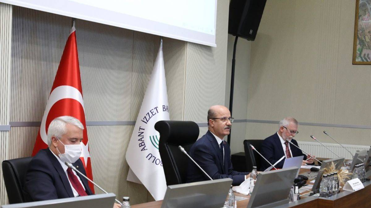 YÖK Başkanı Özvar Batı Karadeniz Üniversiteleri Birliği Toplantısı'na katıldı