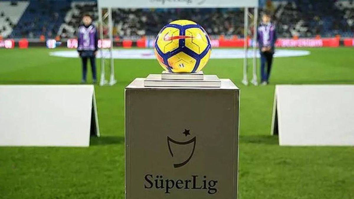 22 Ekim Cuma hangi takımın maçı var? Süper Lig 22 Ekim Cuma bu akşam kimin maçı var?