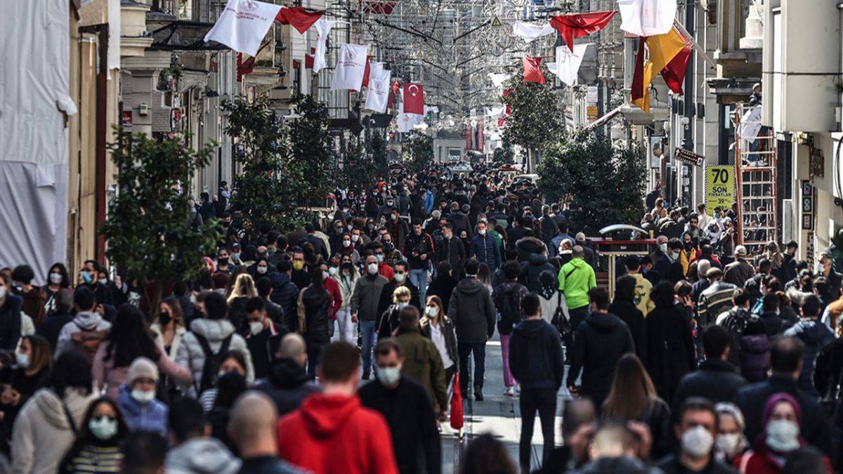 'Bütün dünyada orta sınıf ağır dayak yiyor, farkında mısınız?'