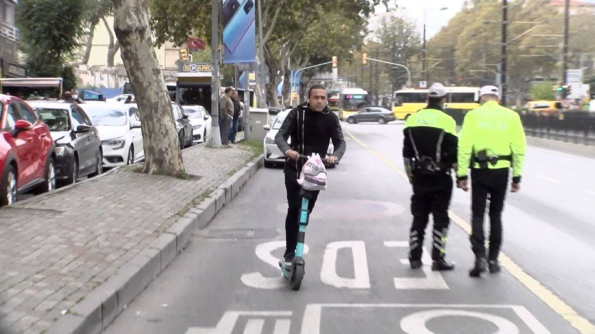 Fatih'te ters yönde giden scooterlıya 314 lira ceza