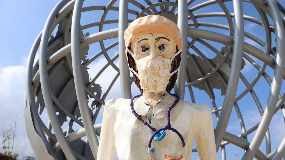 Denizli'de tartışılan heykeller kaldırıldı