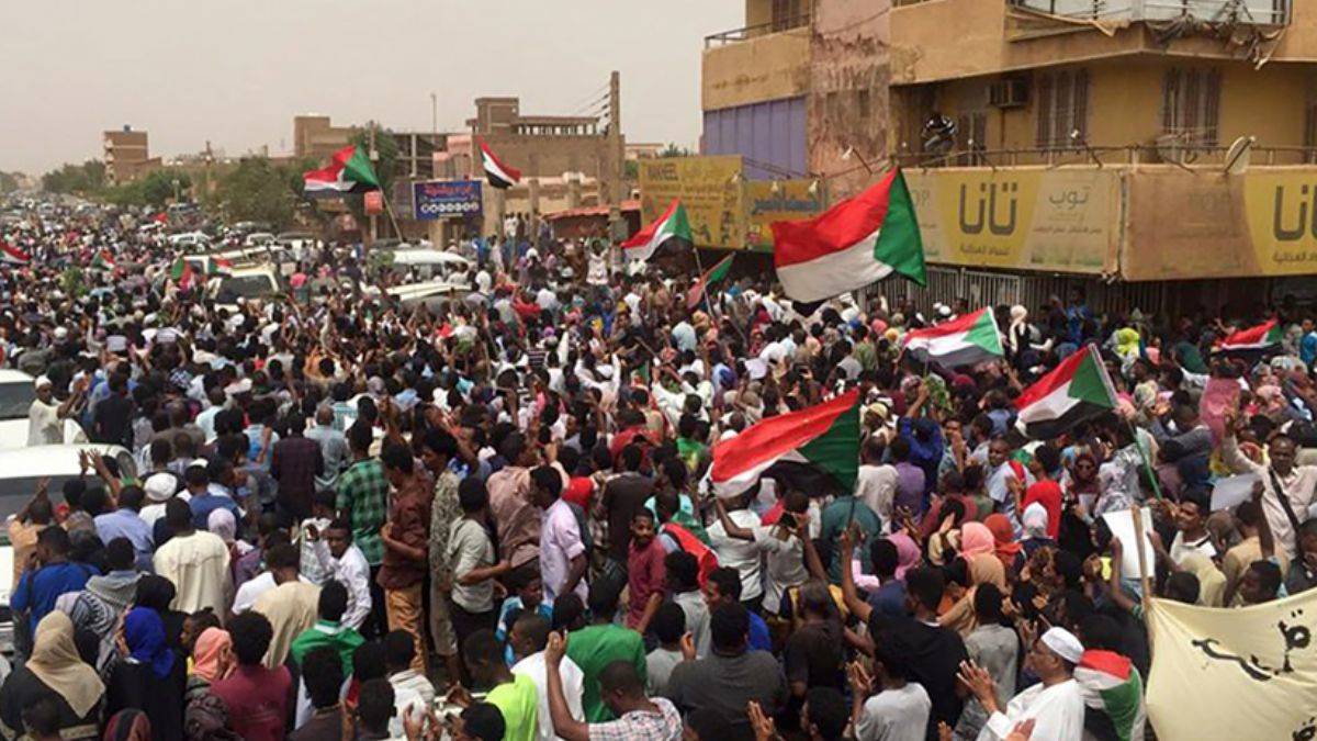 Sudan'da 'milyonluk yürüyüş' öncesi ülkede tansiyon yüksek