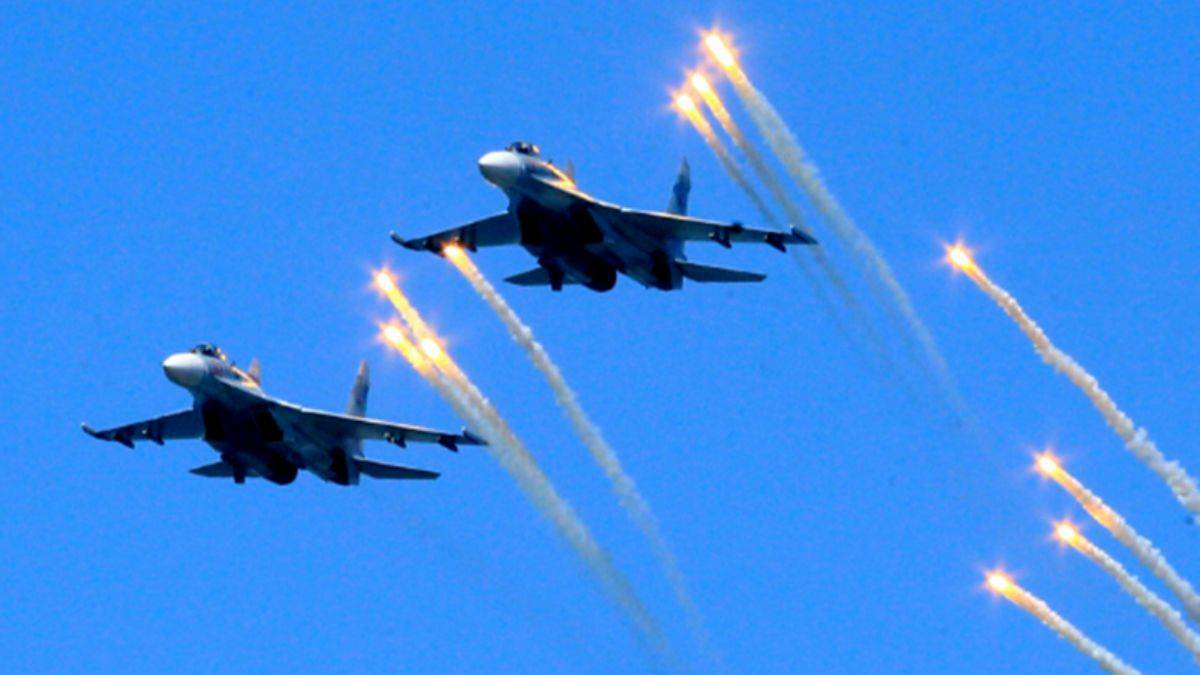 Rus savaş uçakları, Türkiye sınırındaki SMO noktasını vurdu