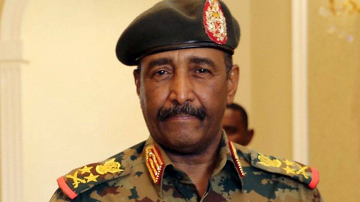 Sudan'da ordu çok sayıda büyükelçiyi görevden aldı