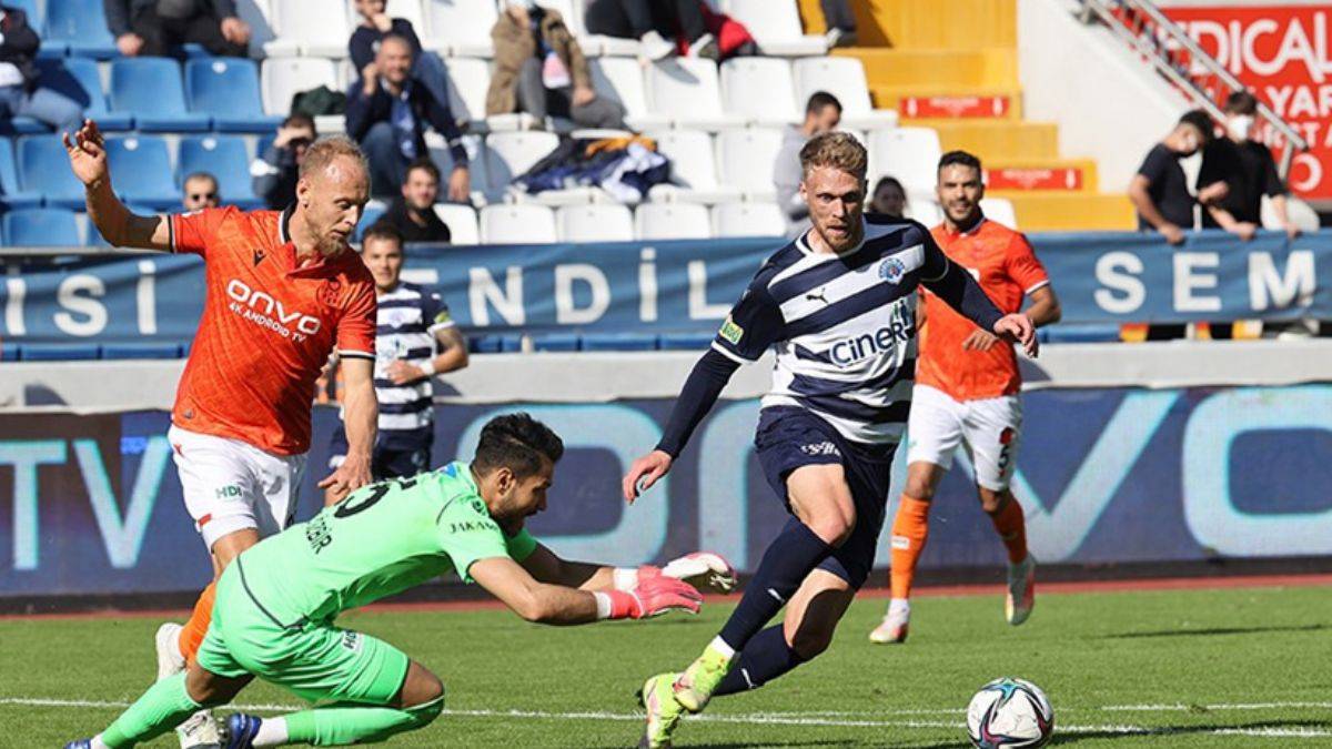 Galibiyet hasreti yeni teknik direktörle son buldu! Kasımpaşa: 2- Malatyaspor: 0