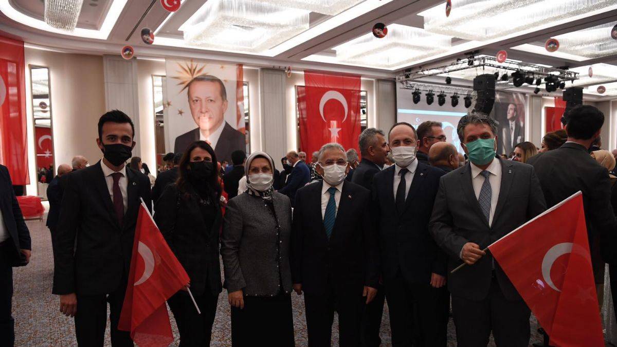 Başkan Büyükılıç'tan Cumhuriyet Resepsiyonu'nda açıklama