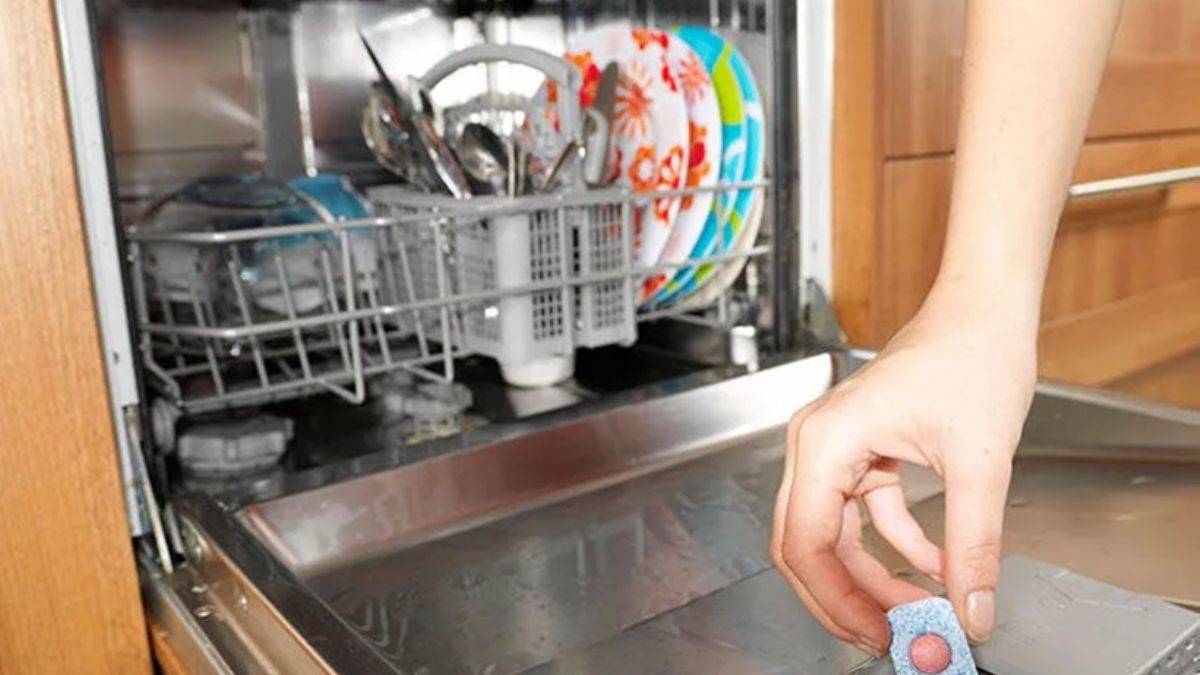 Bu hataları yaparsanız bulaşık makineniz iyi yıkamaz