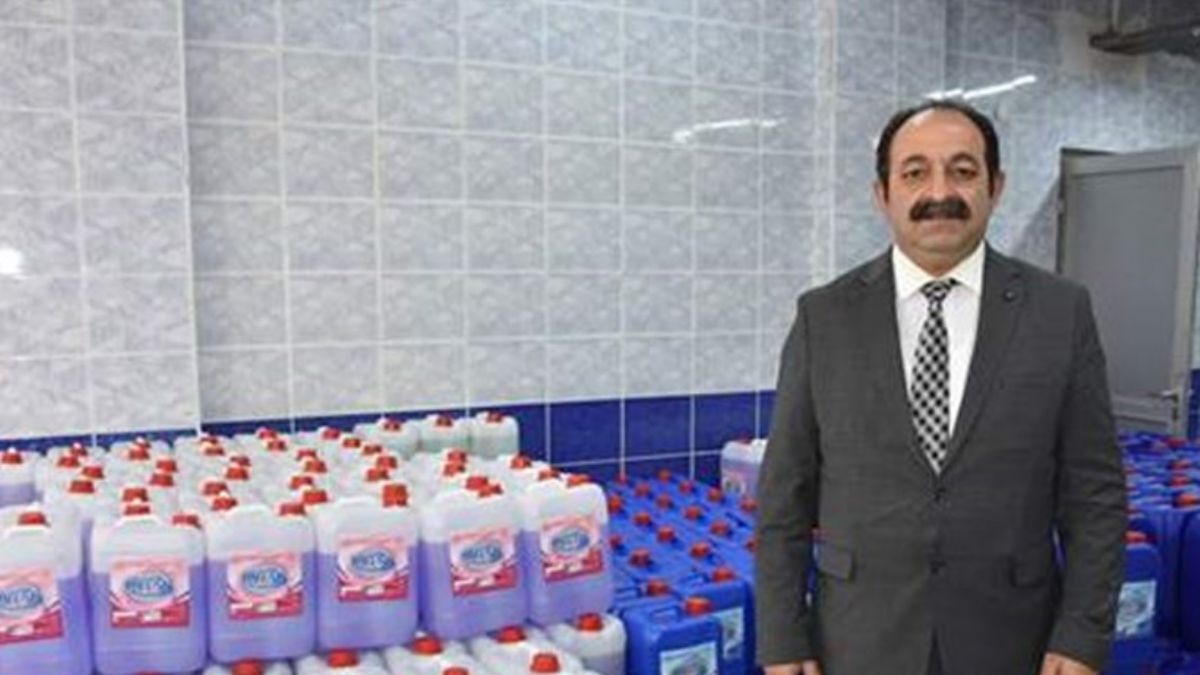 ''Kimya fabrikası'' lisede günde 5 ton üretim yapılıyor