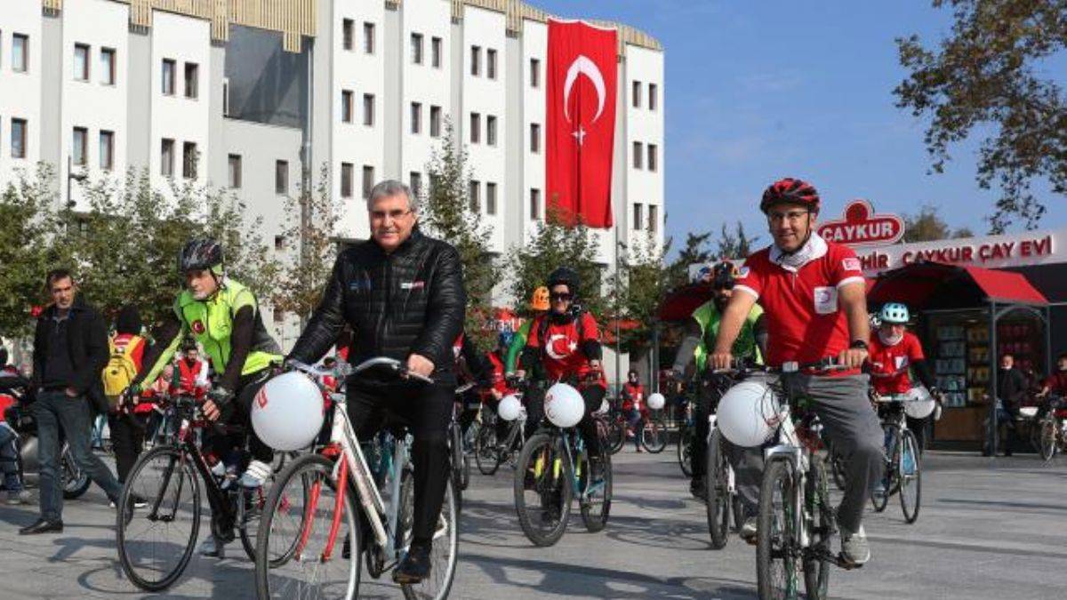 ‘Bisiklet Şehri Sakarya’ Kızılay Haftasını bisiklet sürerek kutladı