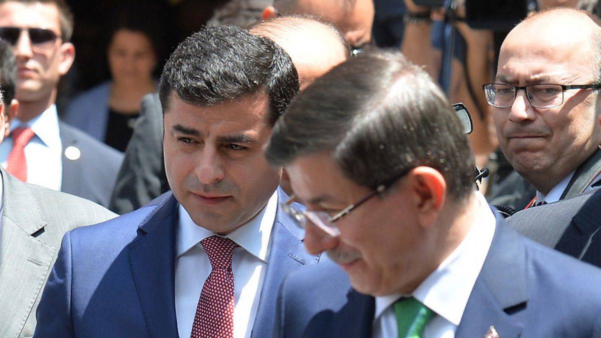 Demirtaş'a Davutoğlu'na hakaretten ceza istendi