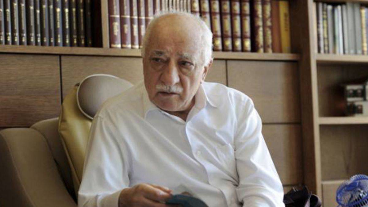 Fethullah Gülen'in darbe talimatını verirken yanında bulunan isimler
