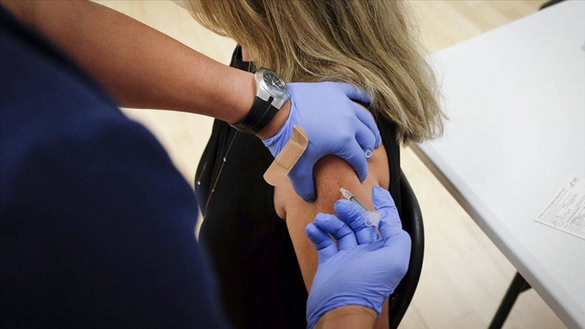 ABD'de aşı olmayı reddeden binlerce istihbaratçı işten çıkarılabilir