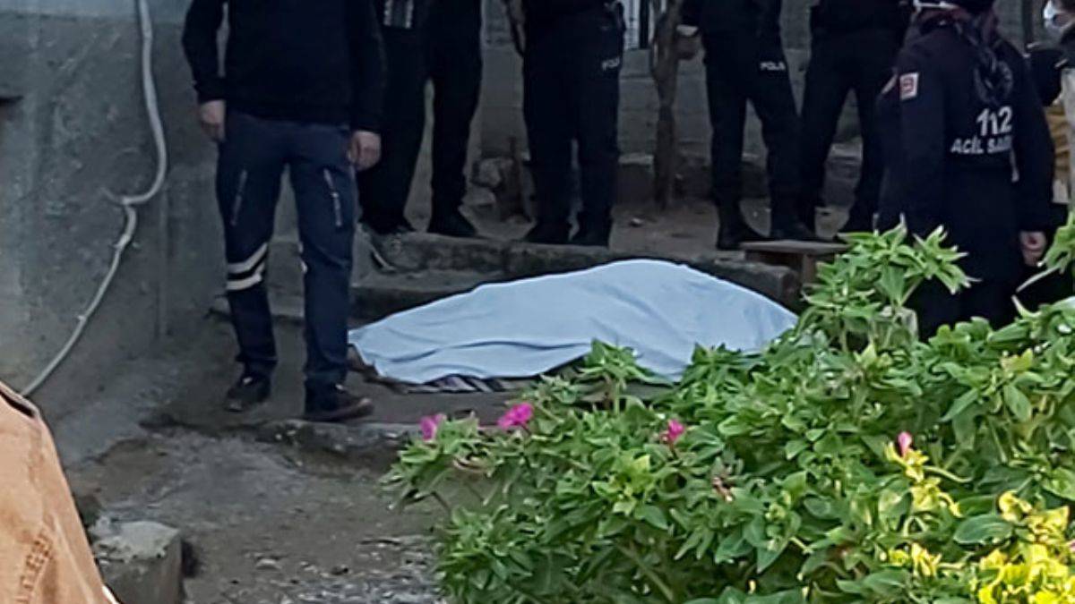 Yalnız yaşadığı evinde ölü bulundu
