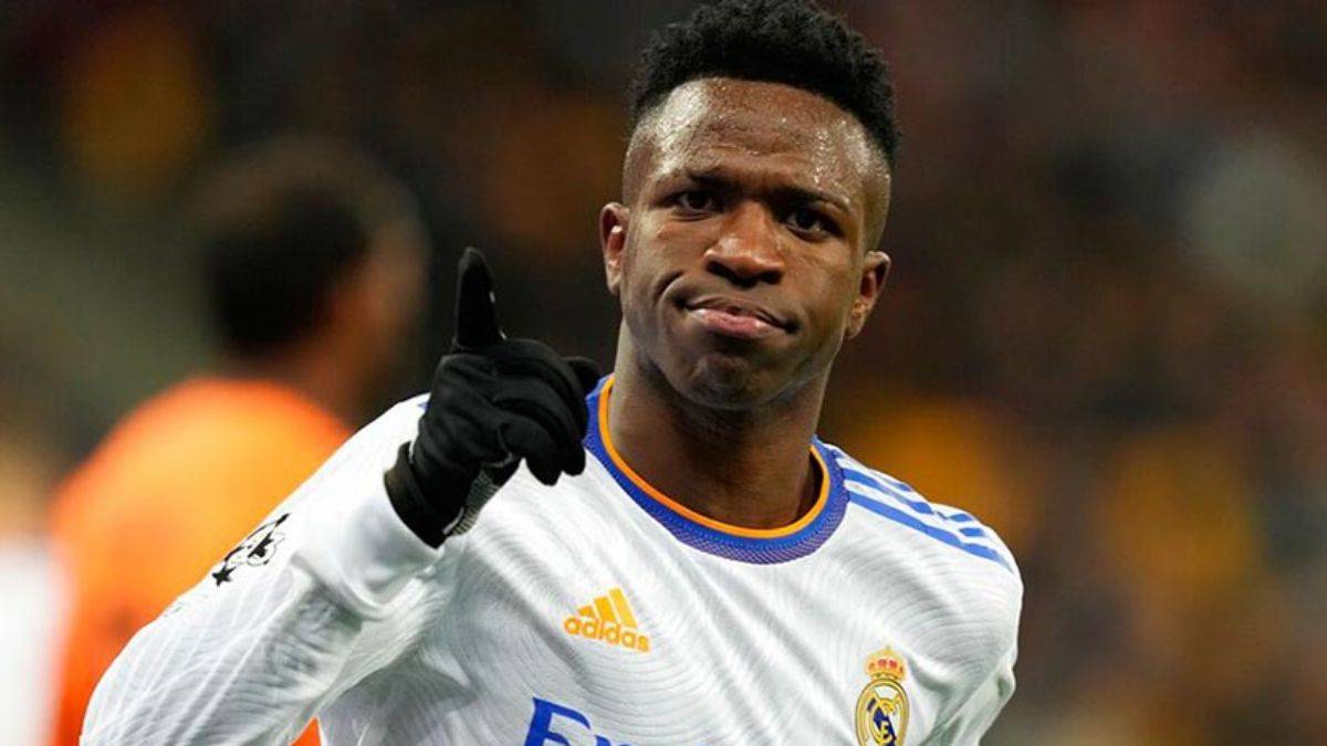 Real Madrid'den Vinicius'a tarihi sözleşme