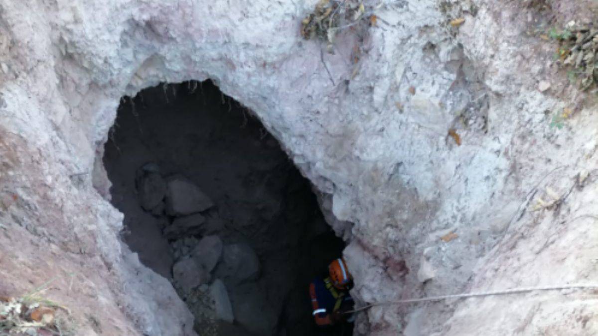 Define için kazdığı kuyuda mahsur kaldı