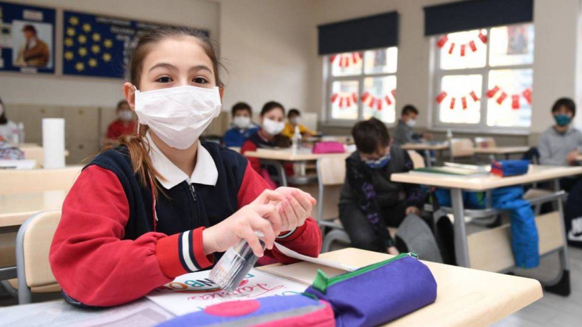 10 Kasım'da okul var mı? 10 Kasım'da okullar açık mı? İlkokul-Ortaokul-Lise 10 Kasım'da okul tatil mi?