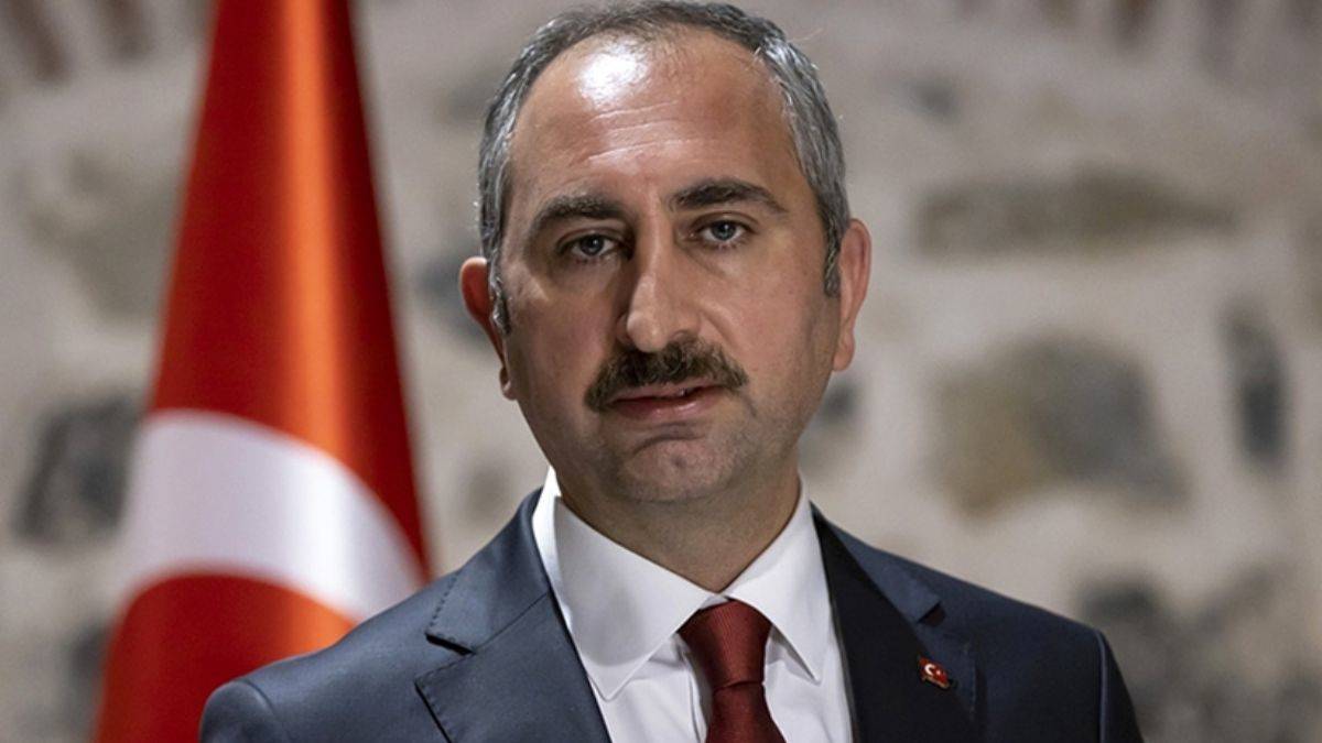 Adalet Bakanı Gül: 'Biz yapalım hukuk arkadan gelsin' diyemeyiz