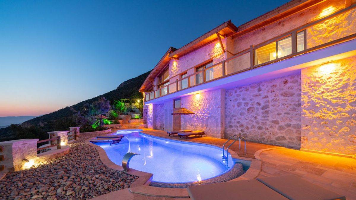 Tatil Yaklaşıyor, Villada Tatilin Tam Zamanı