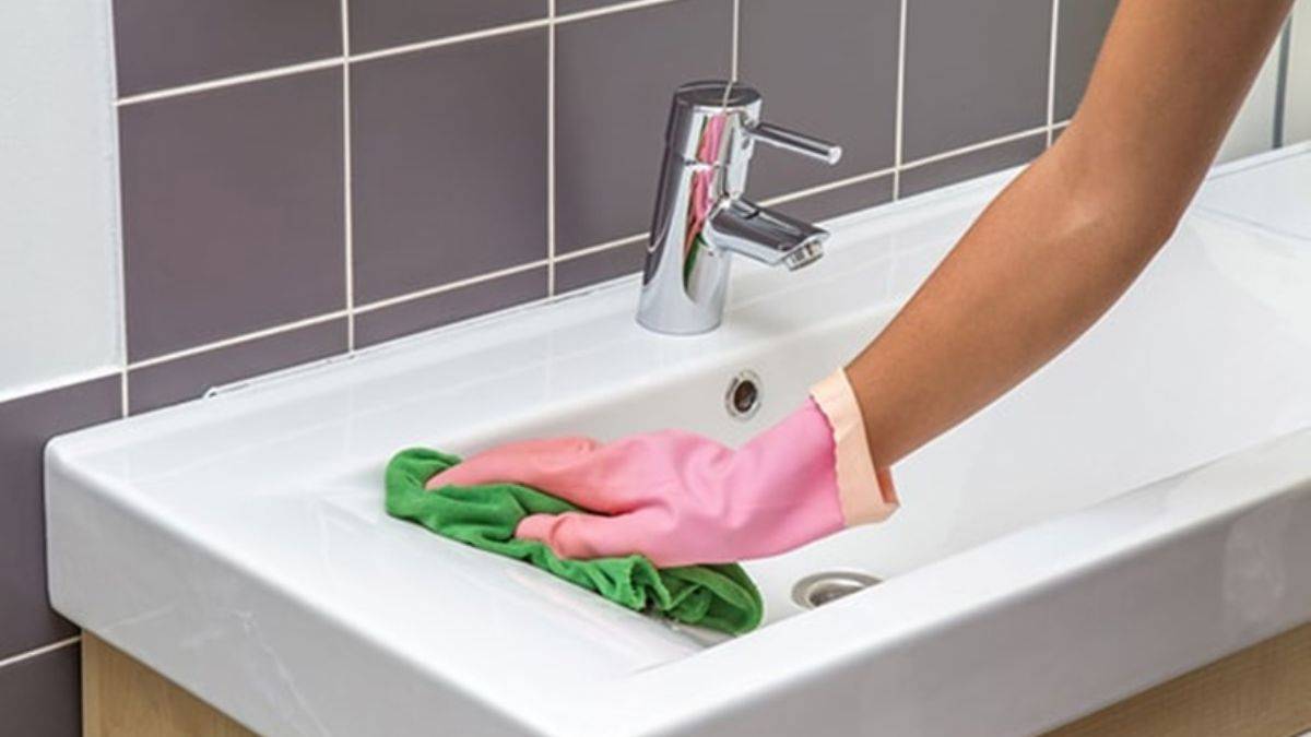 Sararmış lavabolar doğal malzemelerle nasıl temizlenir?