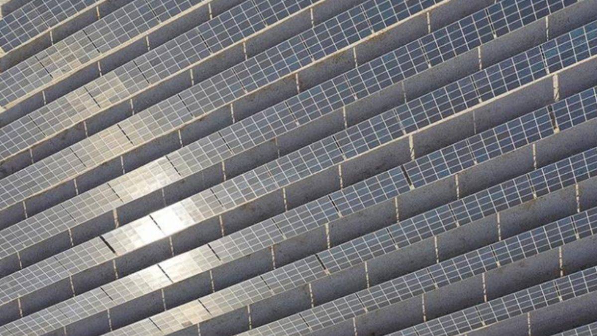 BAE'li şirketler, Esed rejimiyle Şam'da güneş enerjisi santrali kurmak için anlaştı