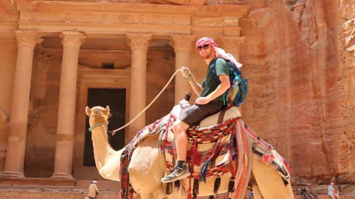 30 yaşındaki ünlü vlogger, dünyadaki her ülkeyi ziyaret etti