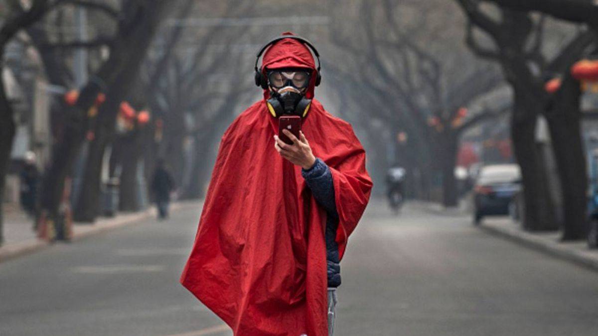 'Virüs aşıları takmıyor, bildiği yolda ilerliyor'