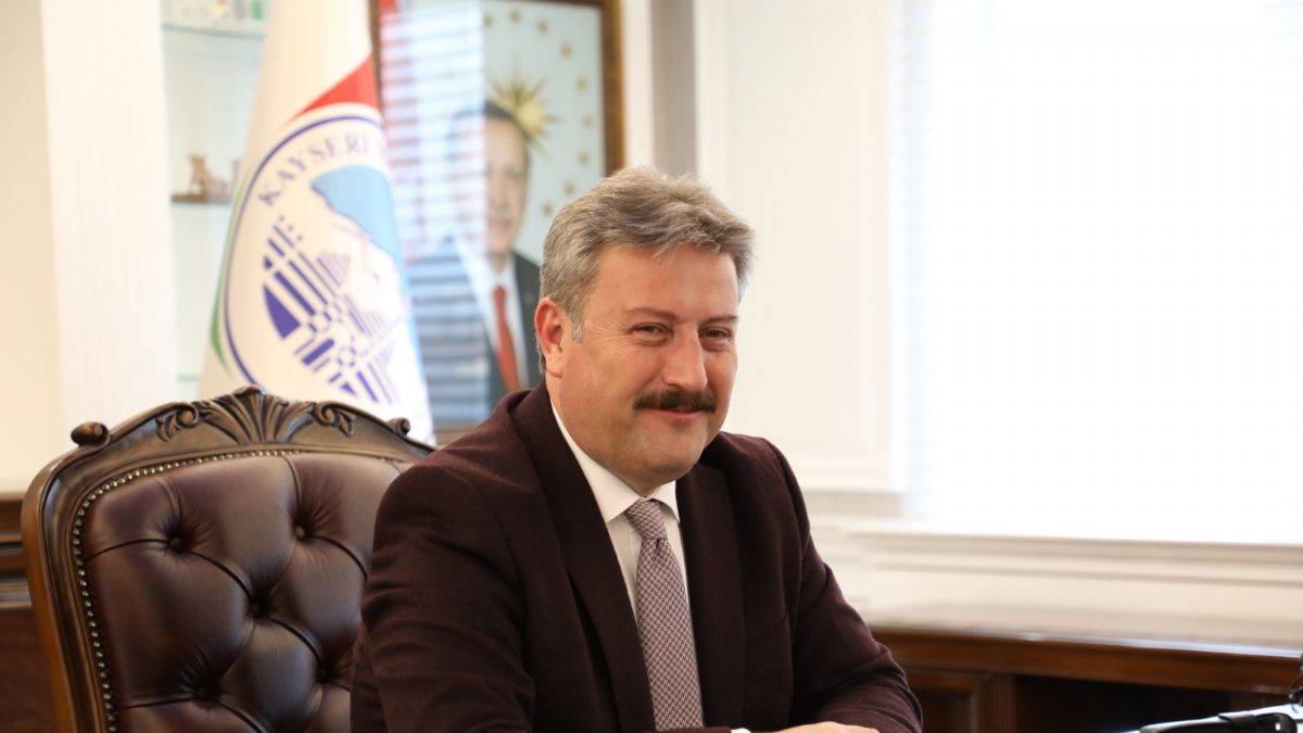 Başkan Palancıoğlu, dünya ikincisi Hayriye Türksoy Hançer'i tebrik etti