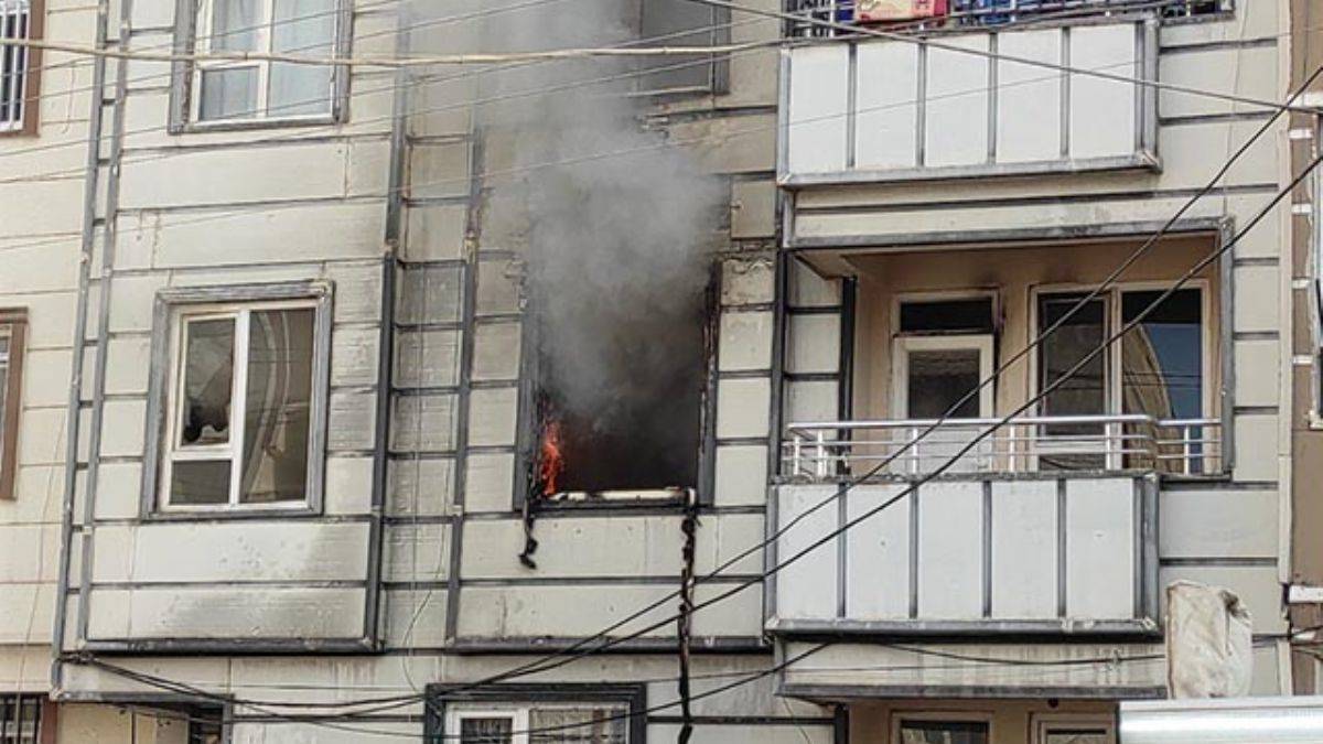 Cezaevinden izinli çıktı, evini ateşe verdi