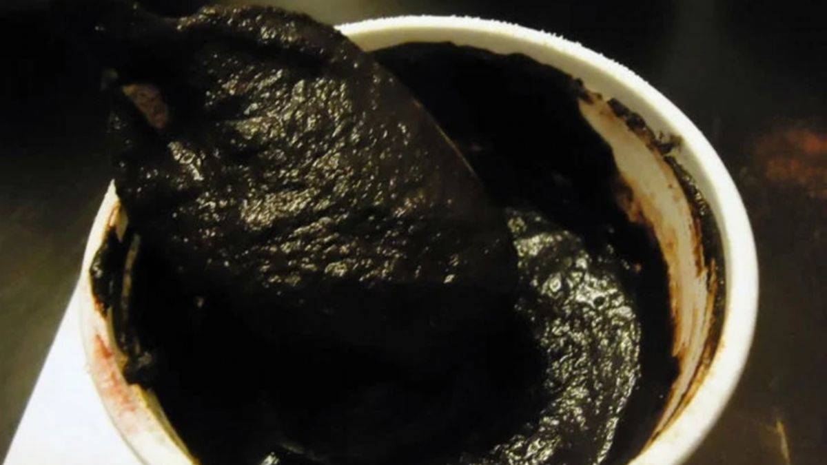 Beyaz saçlardan bu doğal boyayla kurtulun!