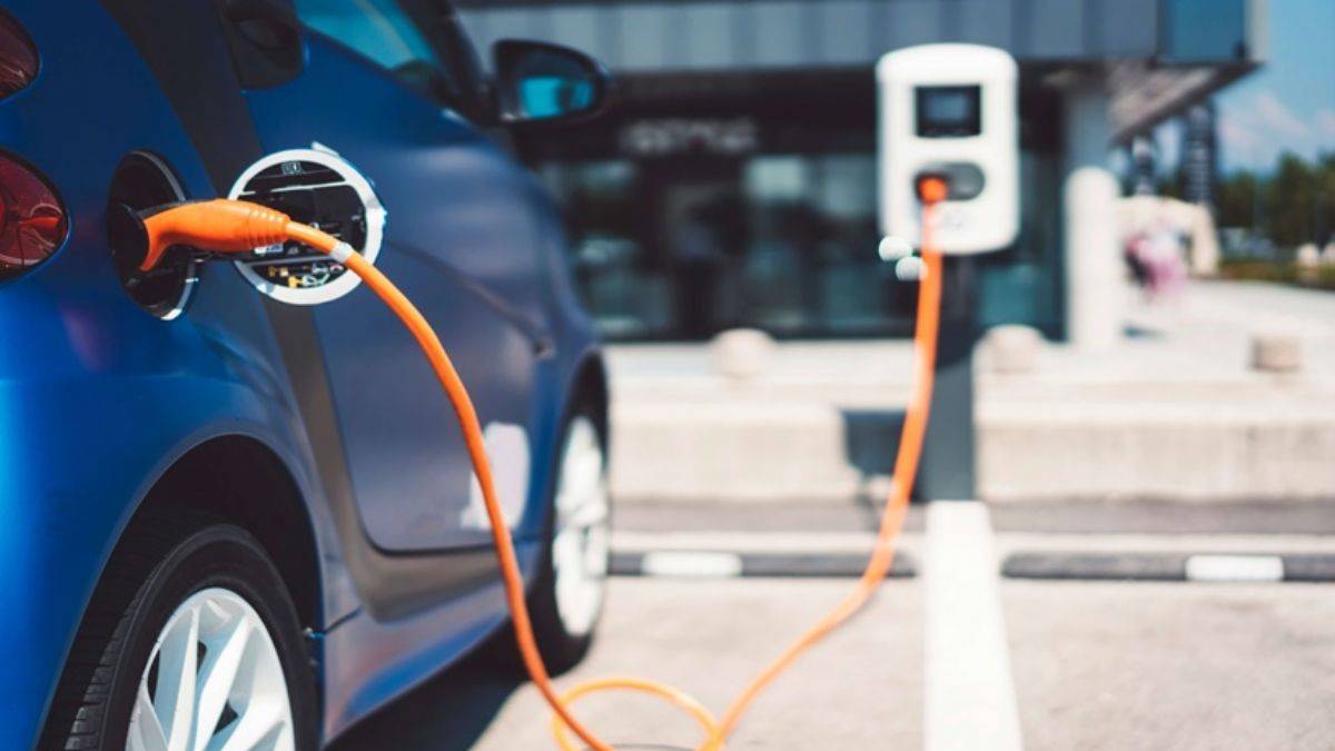 ''Türkiye'de 20 yıl içinde iki milyona yakın elektrikli araç olacak''