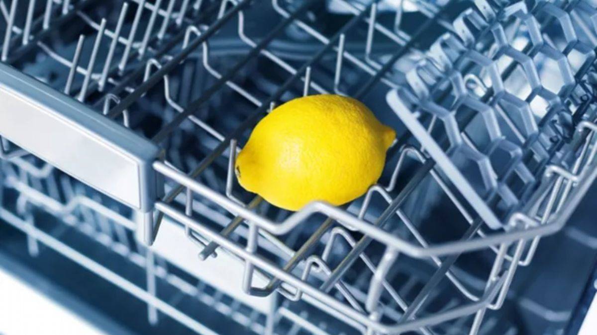 Bulaşık makinesinin içerisine limon koyarsanız...