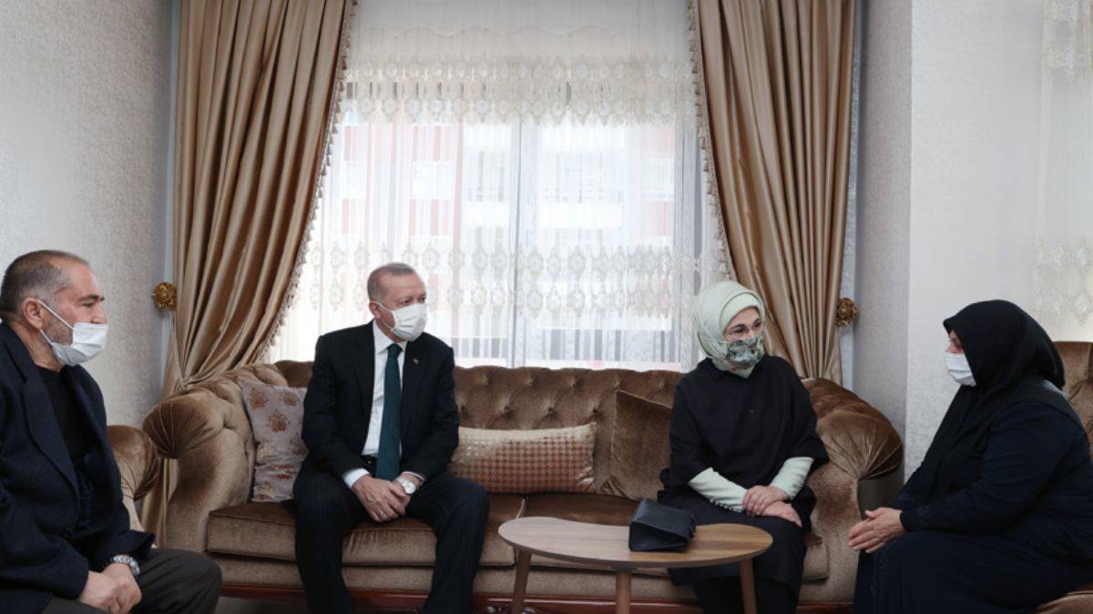 Erdoğan'dan Başak Cengiz'in ailesine taziye ziyareti