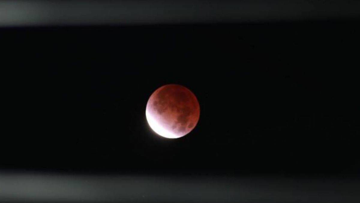 Ay tutulması Türkiye'den izlenecek mi? Ay tutulması ne zaman başlayacak?